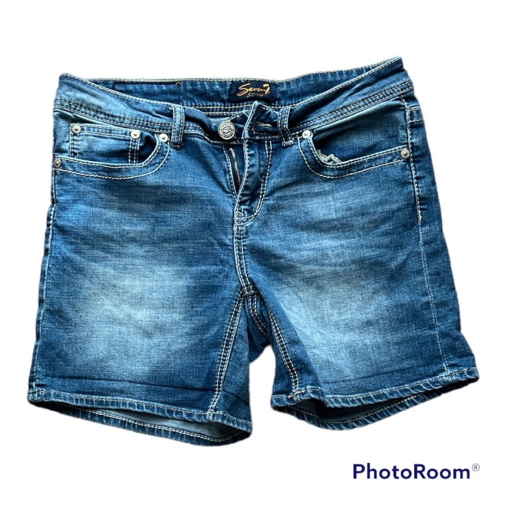 Seven7 size 8 denim shorts